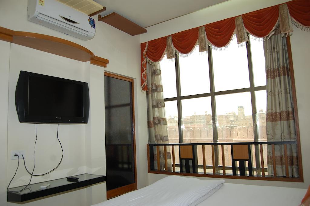 Metro Palace Hotel Bikaner Exterior photo